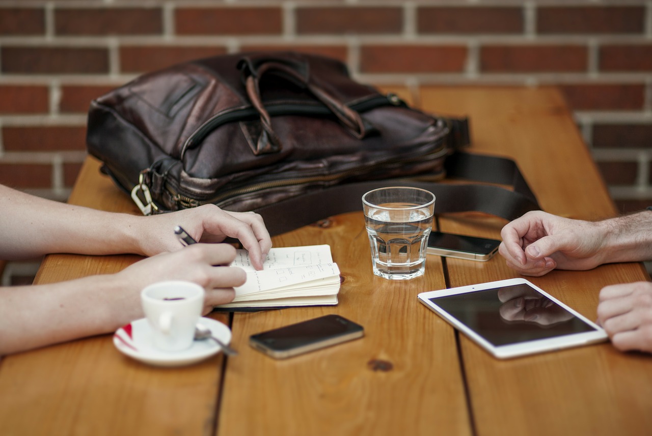 Como Contratar um Colaborador Para o Seu Negócio Digital